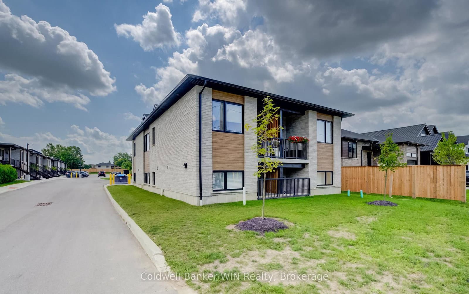 440 Wellington Street E, Unit 3 - Image 3