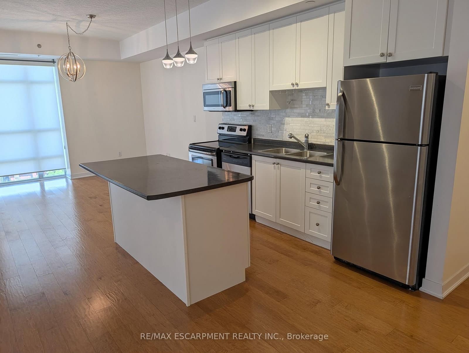 90 Charlton Avenue W, Unit 702 - Image 3