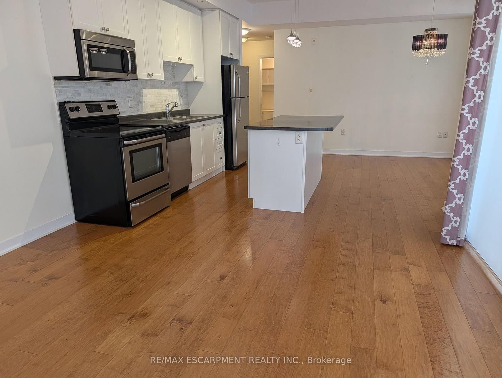 90 Charlton Avenue W, Unit 702 - Image 6