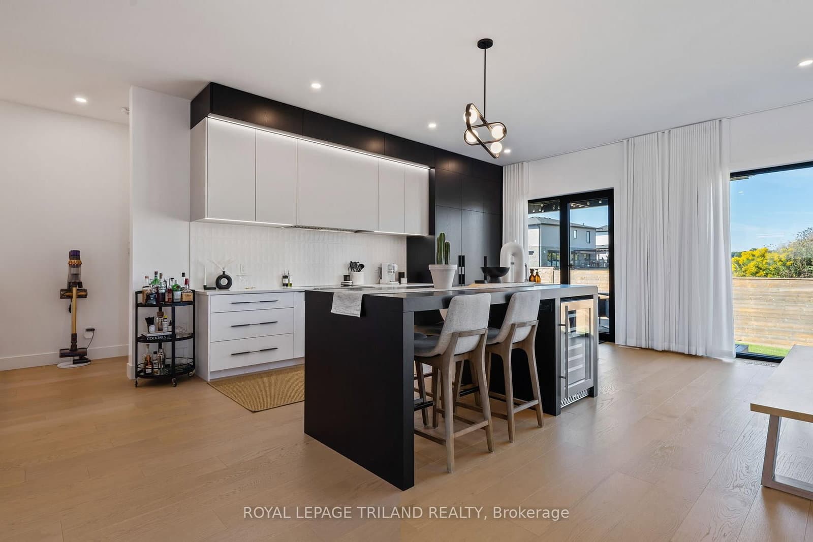 3455 Grand Oak Crossing - Image 4