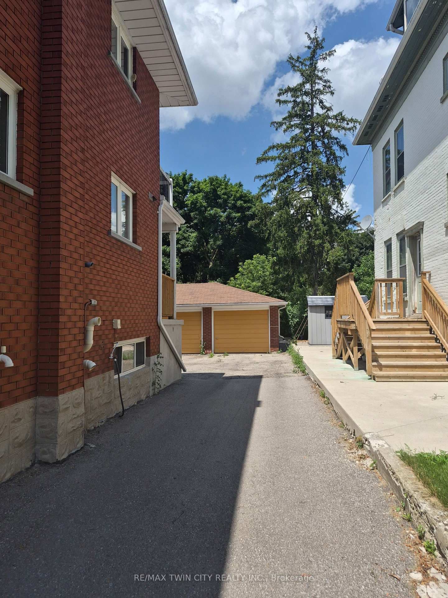 132 Allen Street E, Unit 1 - Image 5