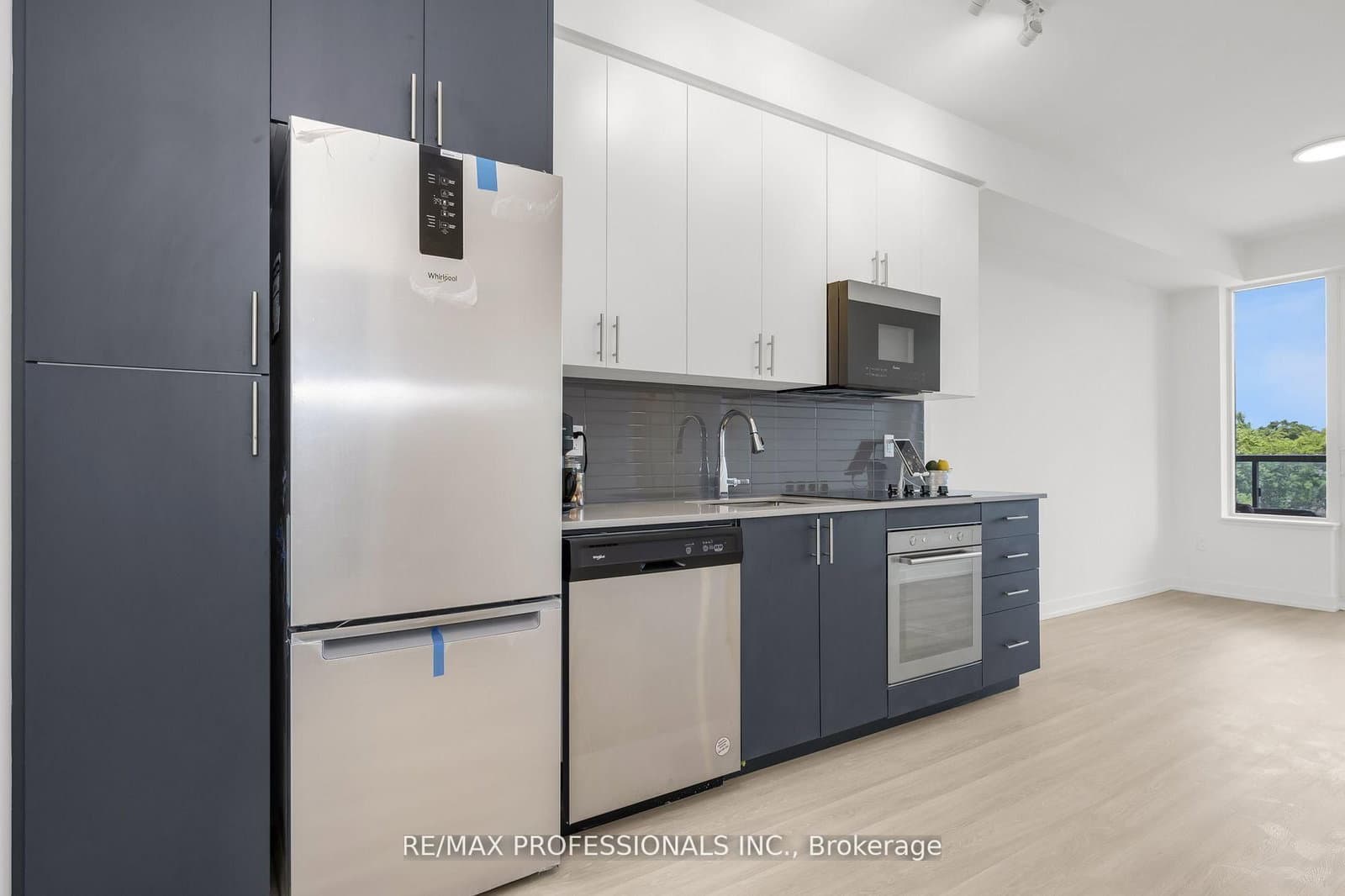 415 Main Street W, Unit 411 - Image 5