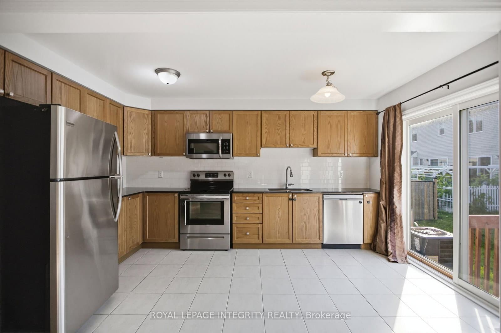 2235 Watercolours Way - Image 6