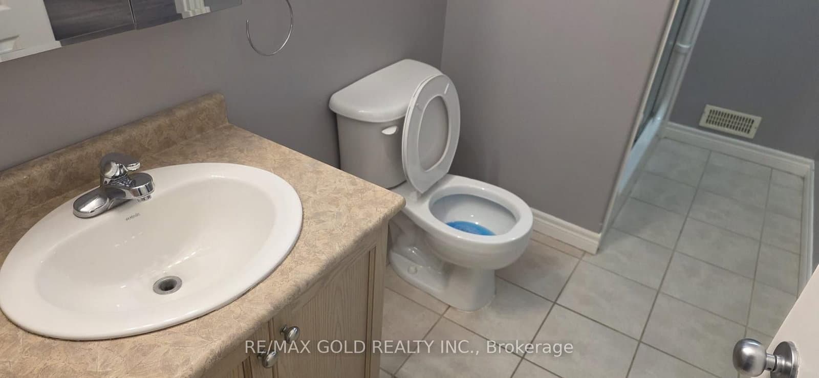 11 Rose Avenue - Image 5