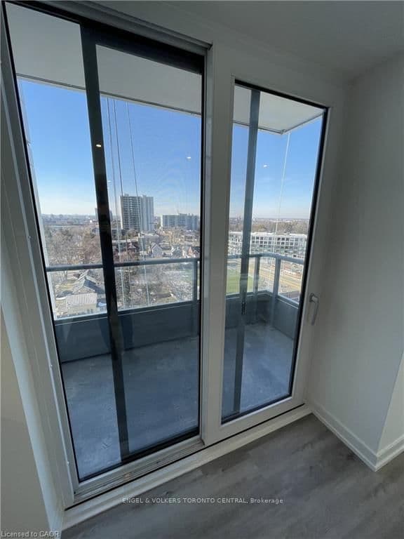 15 Wellington Street S, Unit 1212 - Image 5