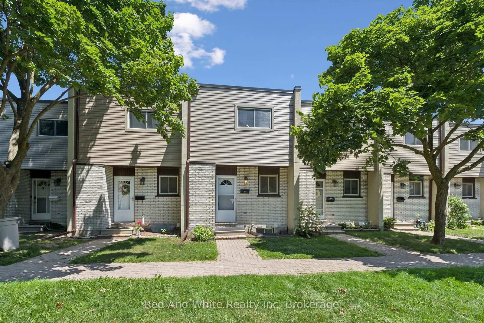 178 Grulke Street, Unit 11 - Image 2