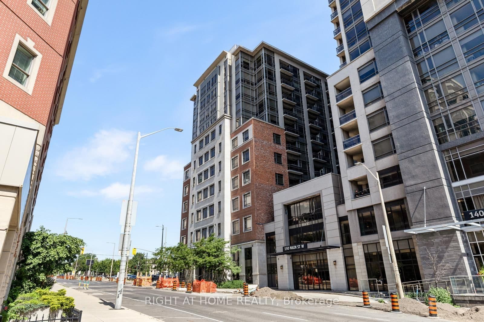 150 Main Street W, Unit PH05 - Image 1