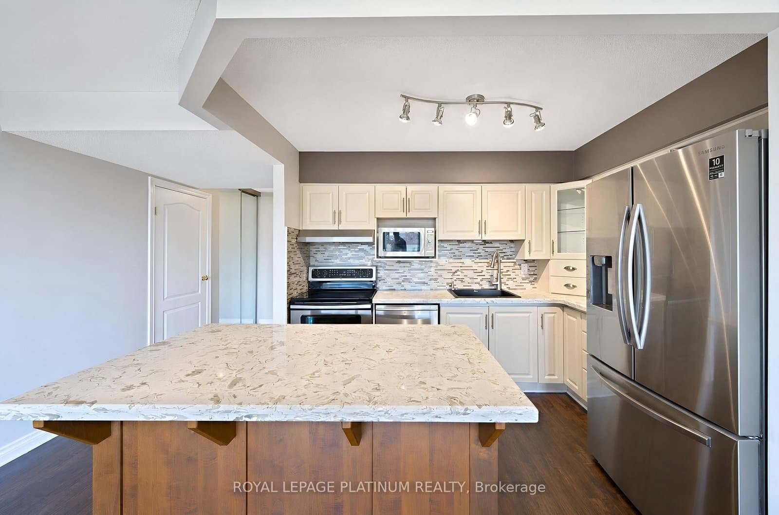 688 Preston Parkway, Unit 401 - Image 5