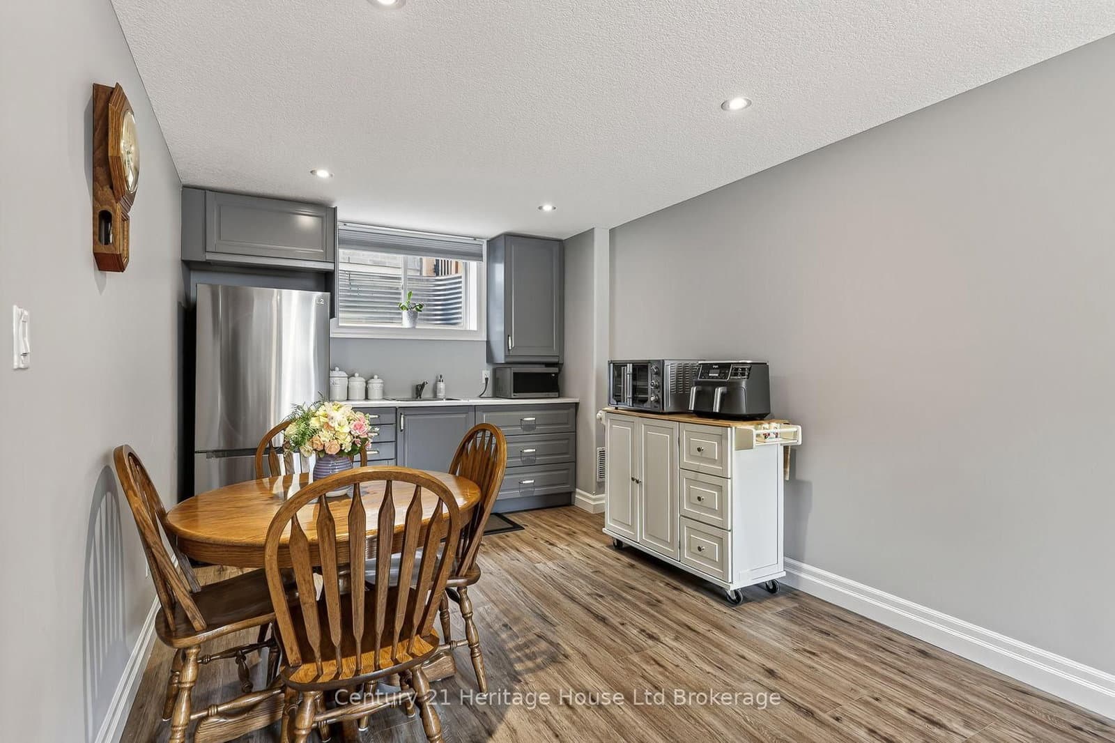 924 Springbank Avenue N - Image 4