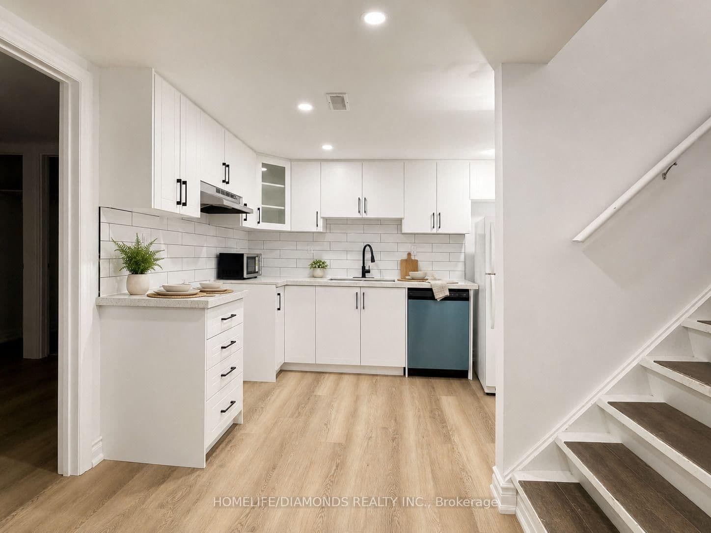 546 LLOYD Avenue, Unit BSMT - Image 2