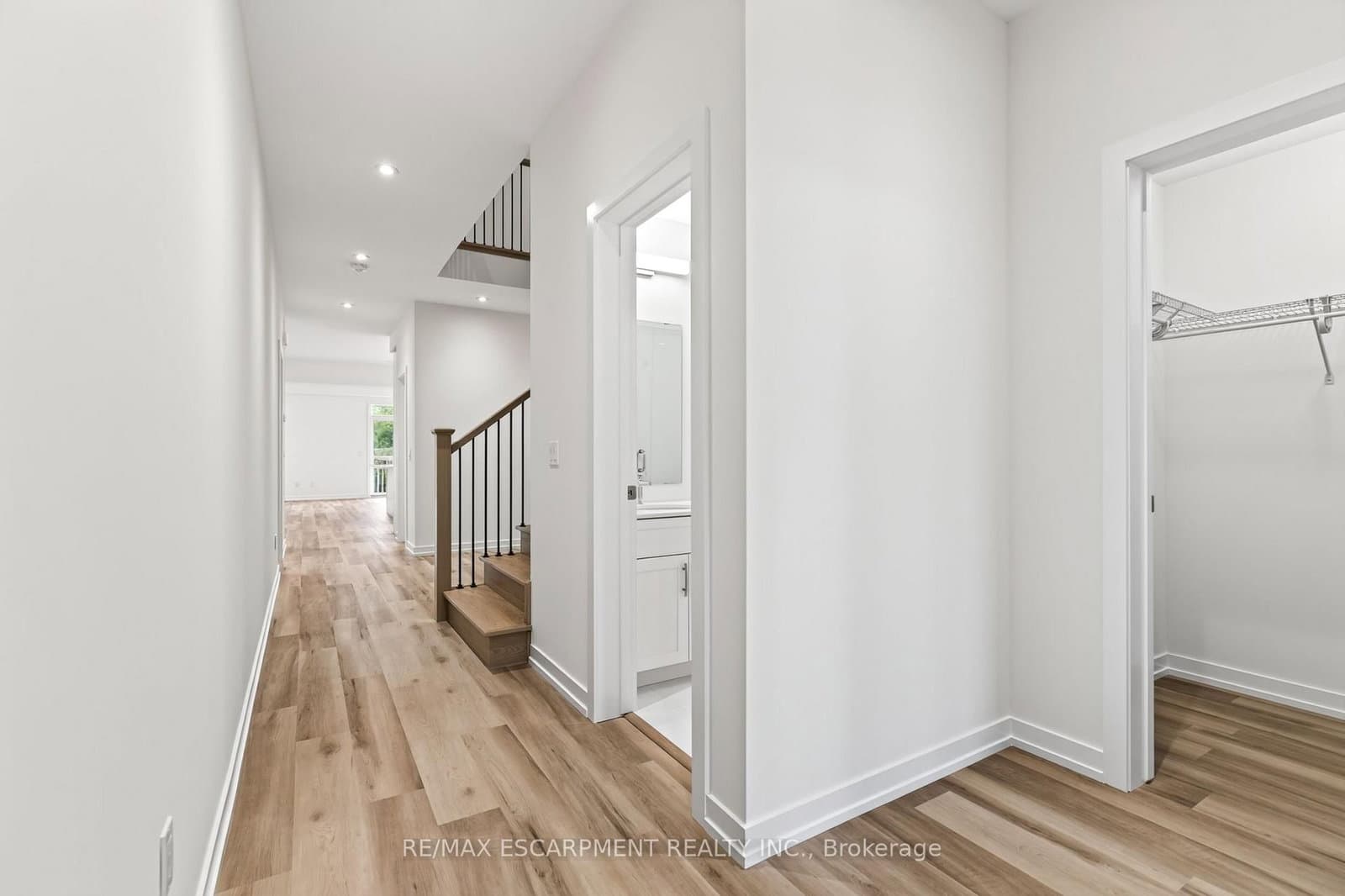 88 Valley Trail Place - Image 5
