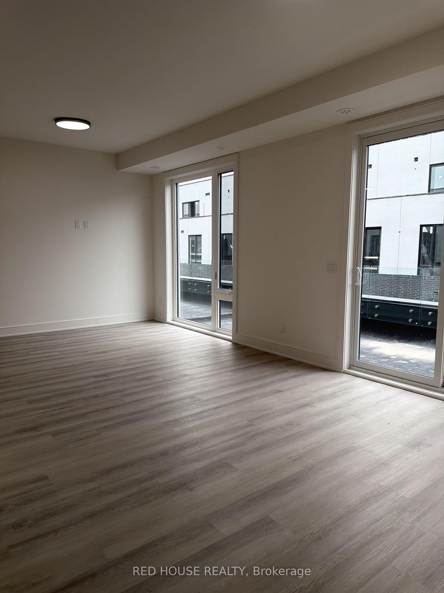 157 Everett Common - Image 6