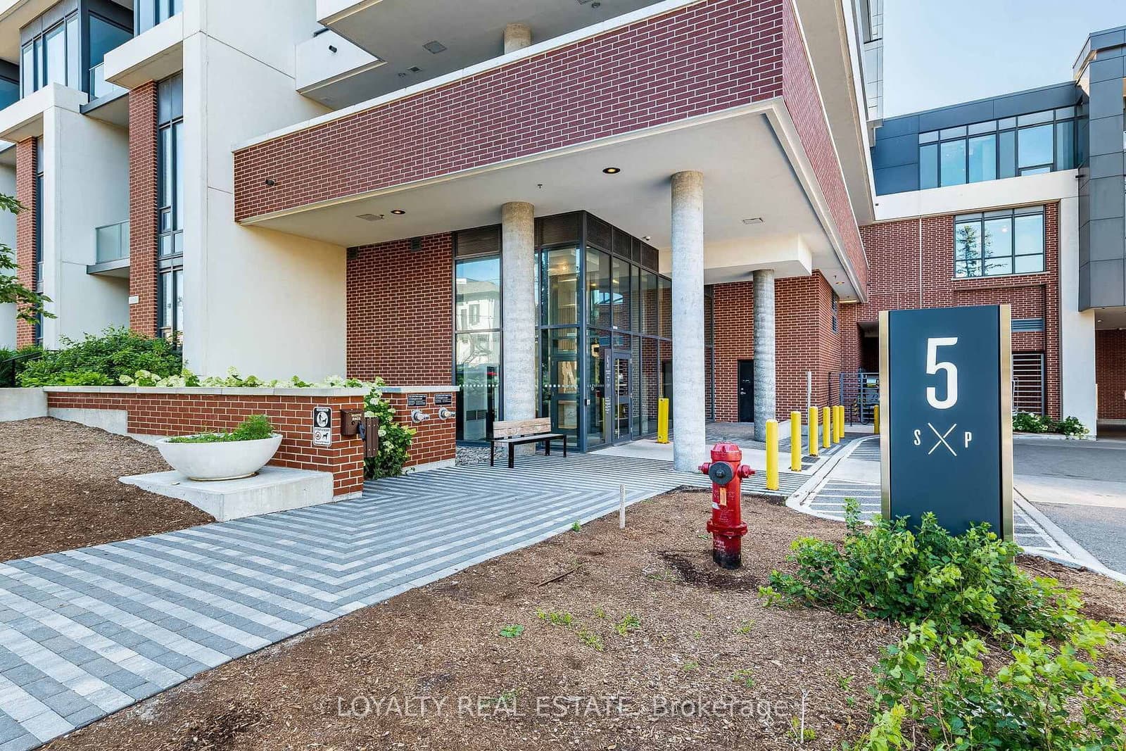 5 Wellington Street S, Unit 207 - Image 3