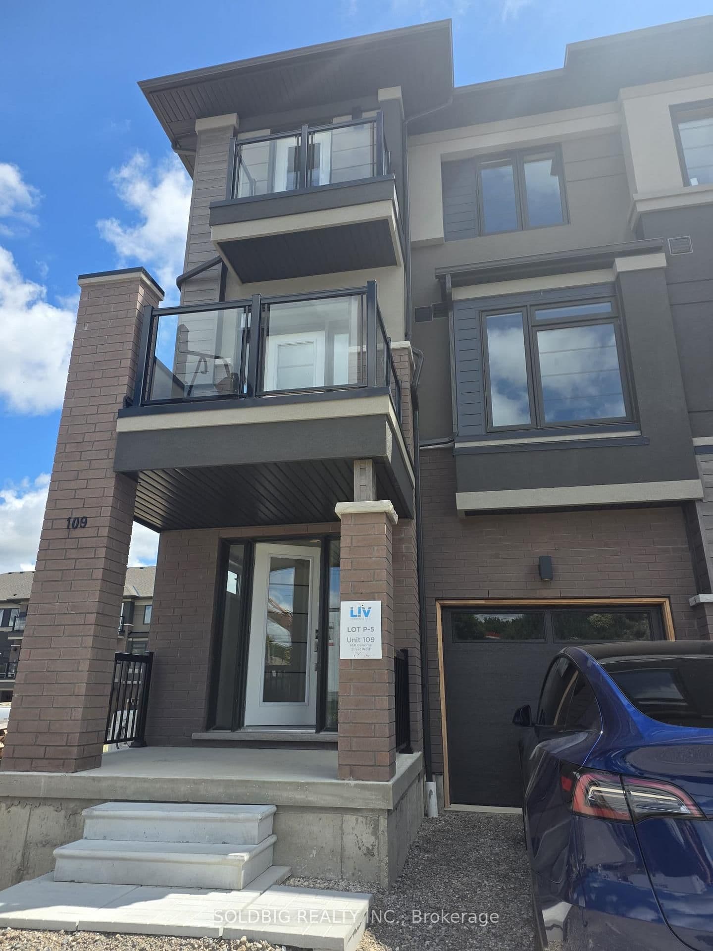 660 Colborne Street W, Unit 109