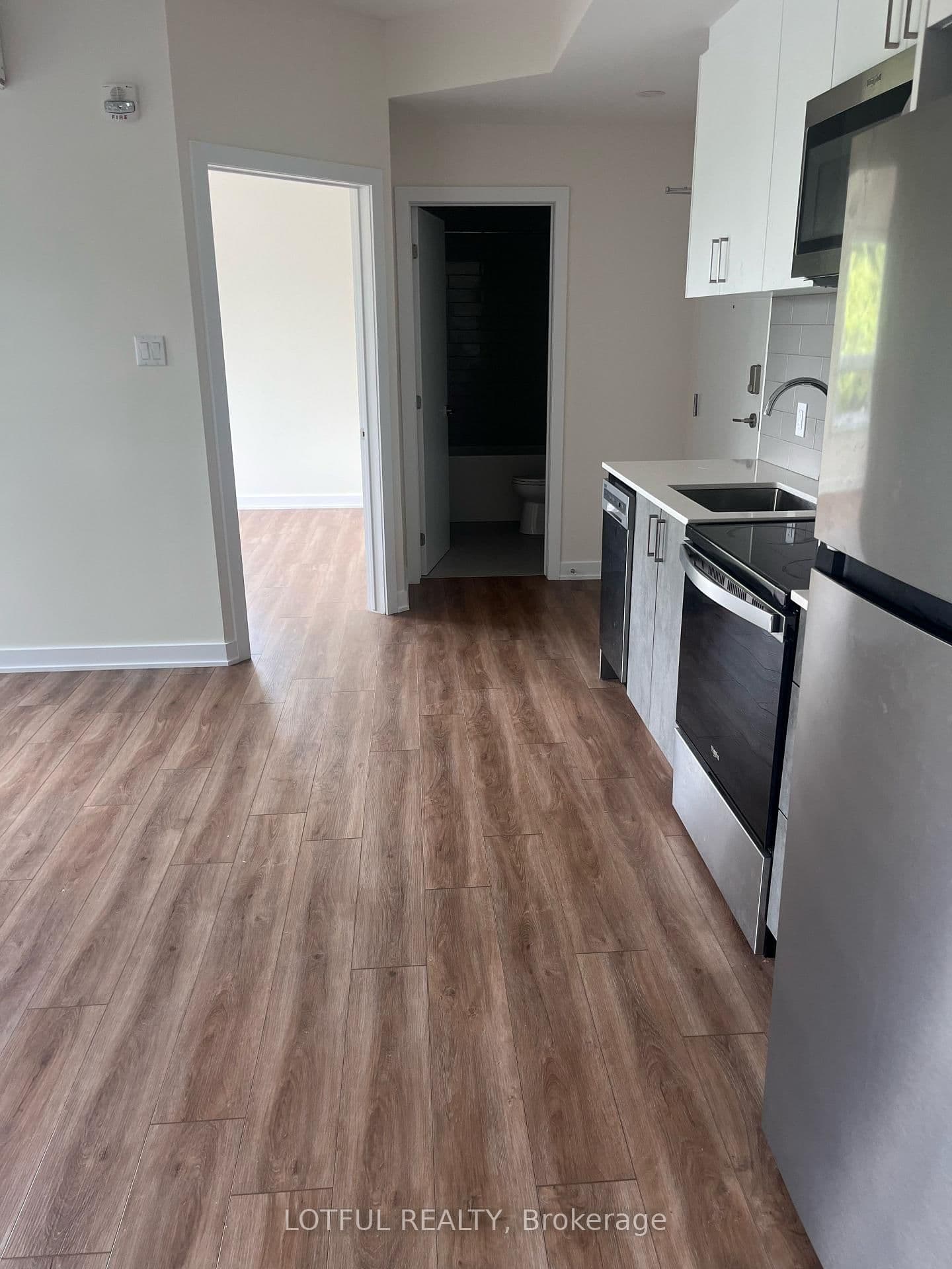 630 Churchill Avenue N, Unit 304 - Image 6