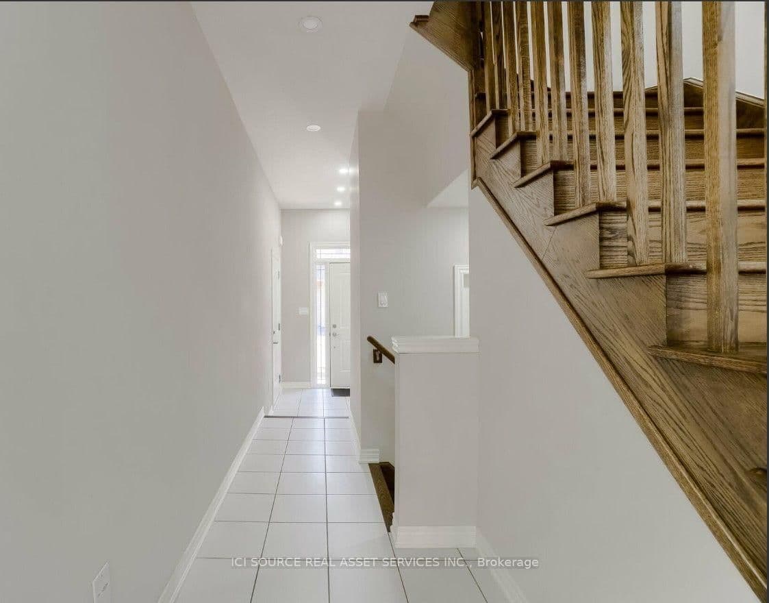 93 Sonoma Valley Crescent - Image 2