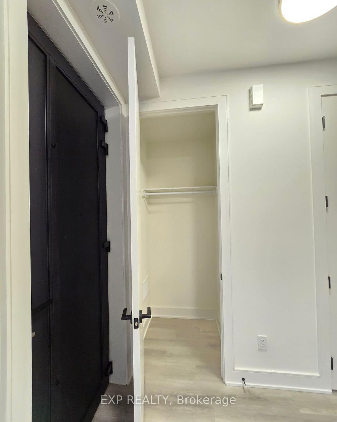 111 Everett Common - Image 3