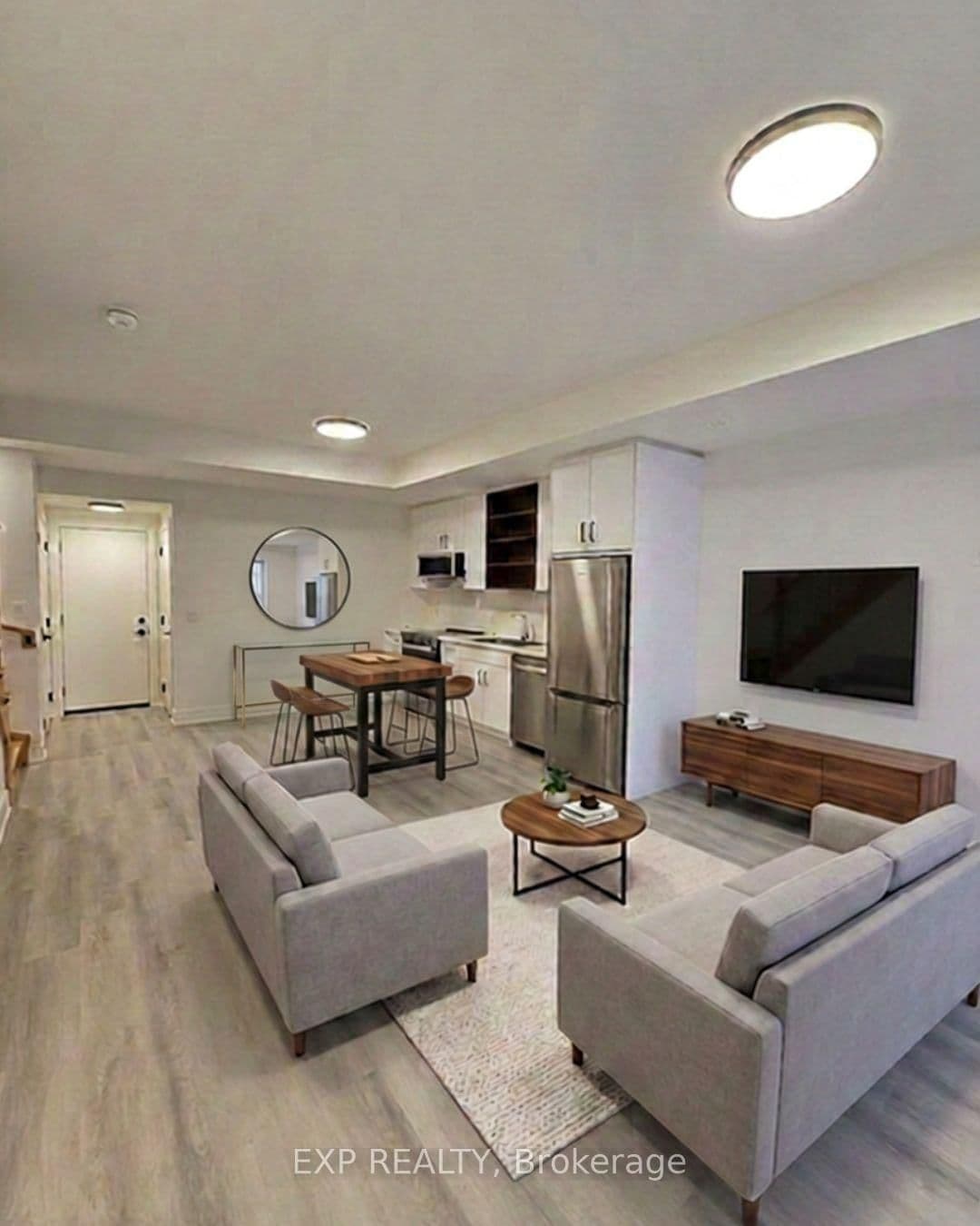 111 Everett Common - Image 4