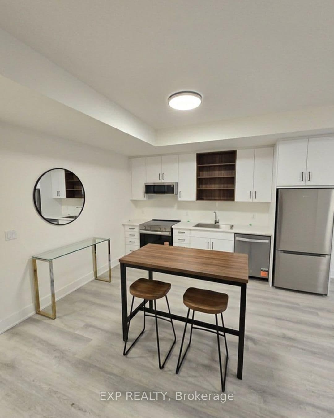 111 Everett Common - Image 5