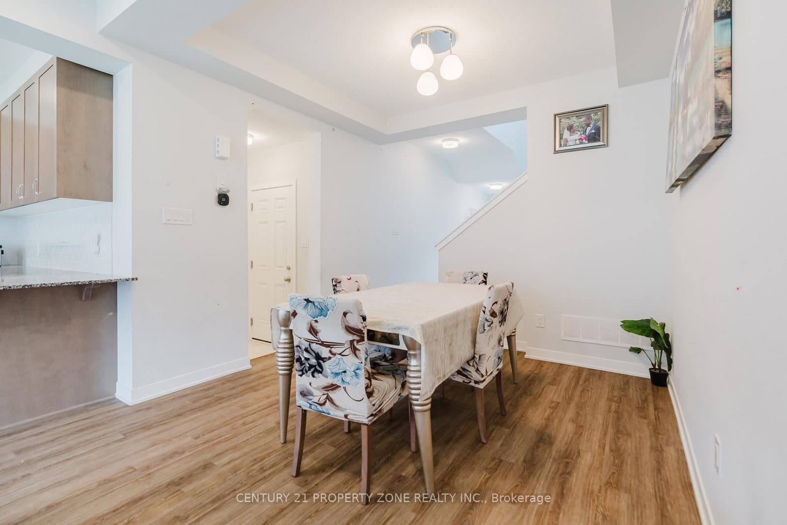 1060 Curraglass Walk - Image 5