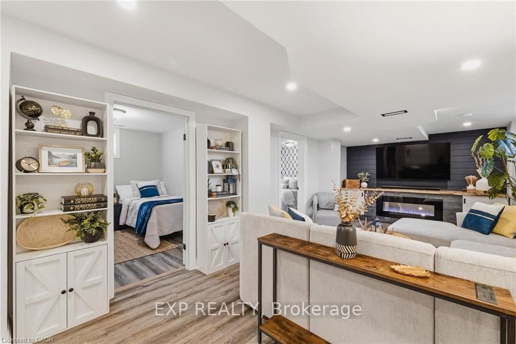 120 Elgin Crescent - Image 3