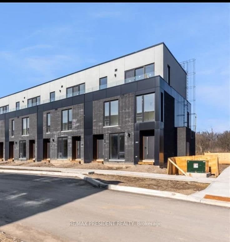 141 Everett Common - Image 1