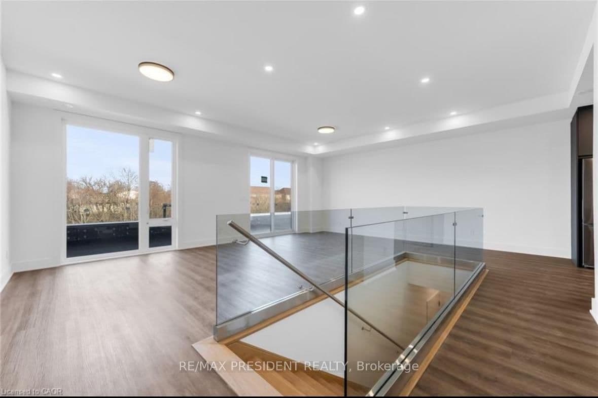 141 Everett Common - Image 3