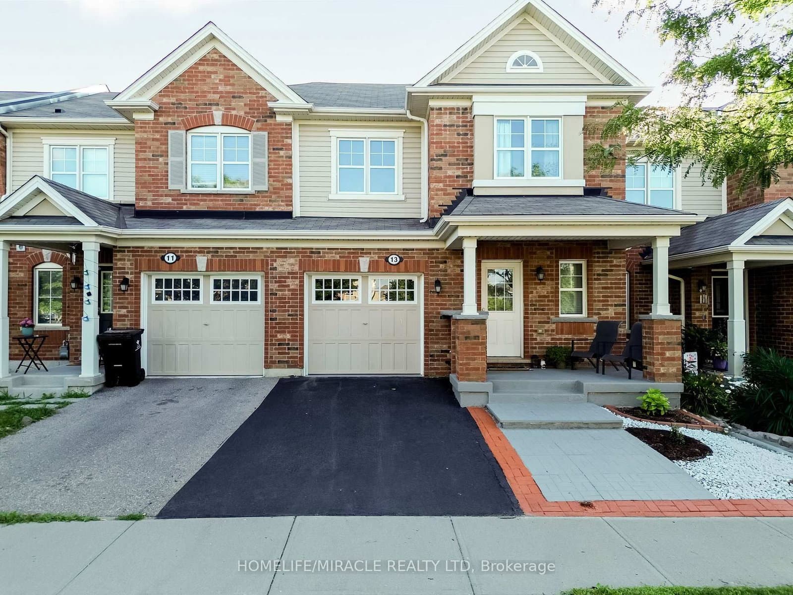 13 Arbourview Crescent - Image 1