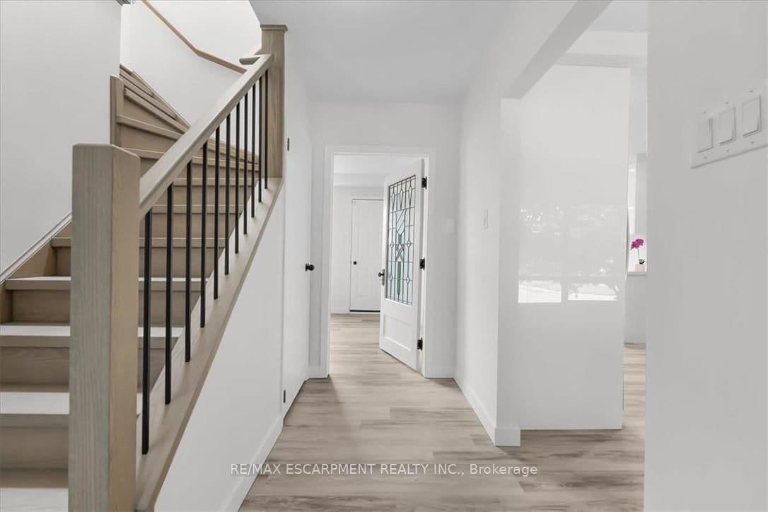 345 BERKINDALE Drive - Image 3