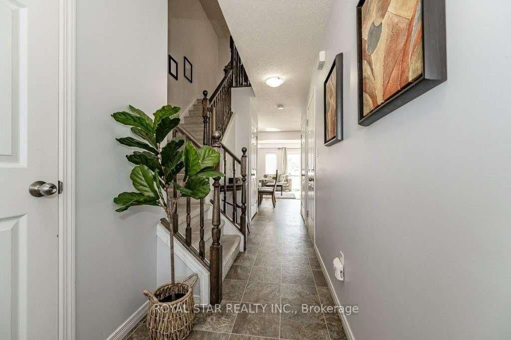 7 Upper Mercer Street, Unit B8 - Image 5