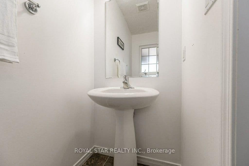 7 Upper Mercer Street, Unit B8 - Image 6