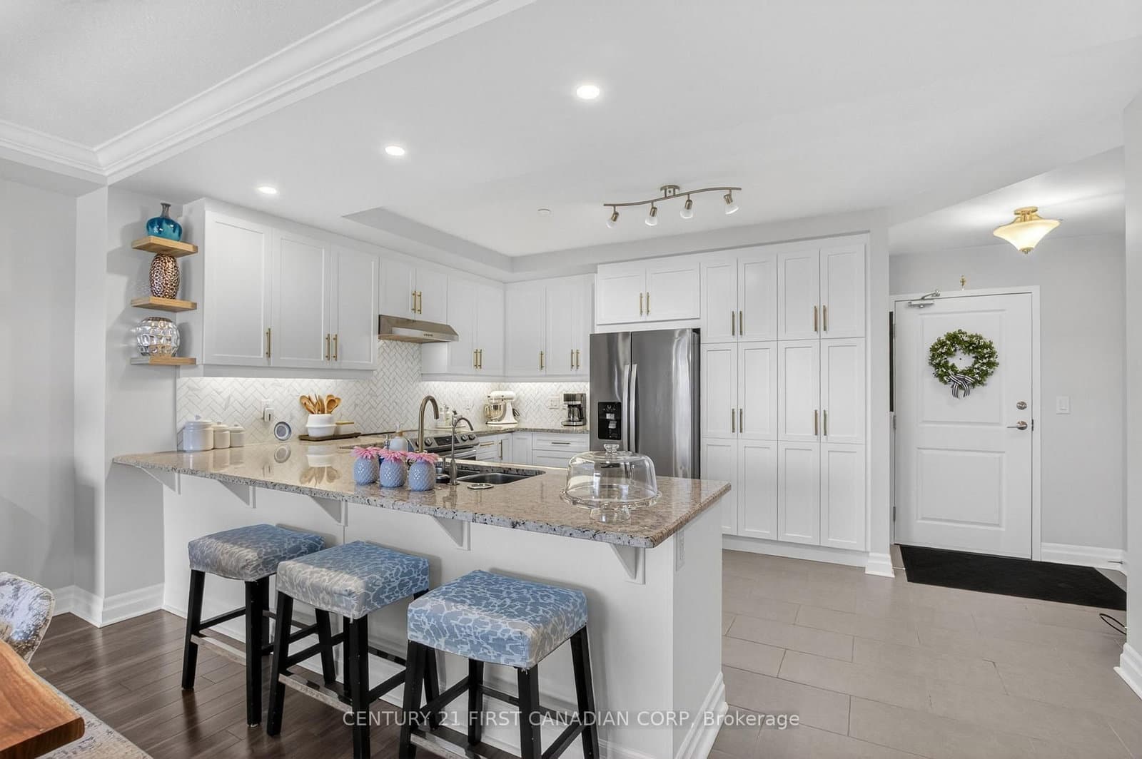 260 Villagewalk Boulevard, Unit 208 - Image 1