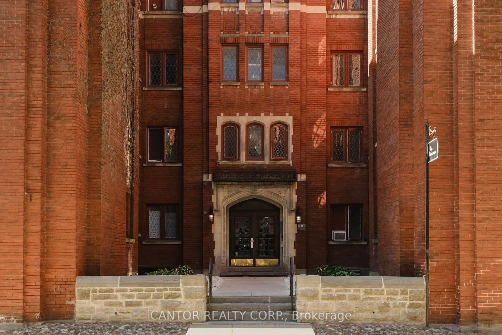 216 Metcalfe Street, Unit 18 - Image 1