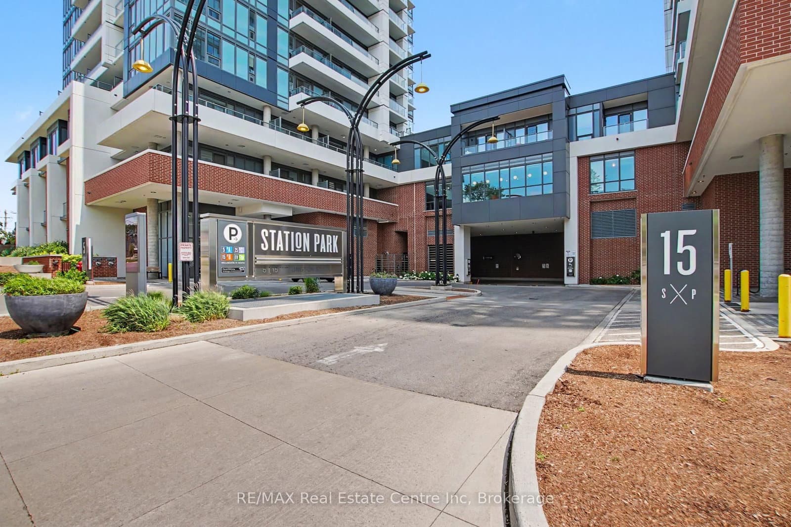 15 WELLINGTON Street, Unit 2214 - Image 4