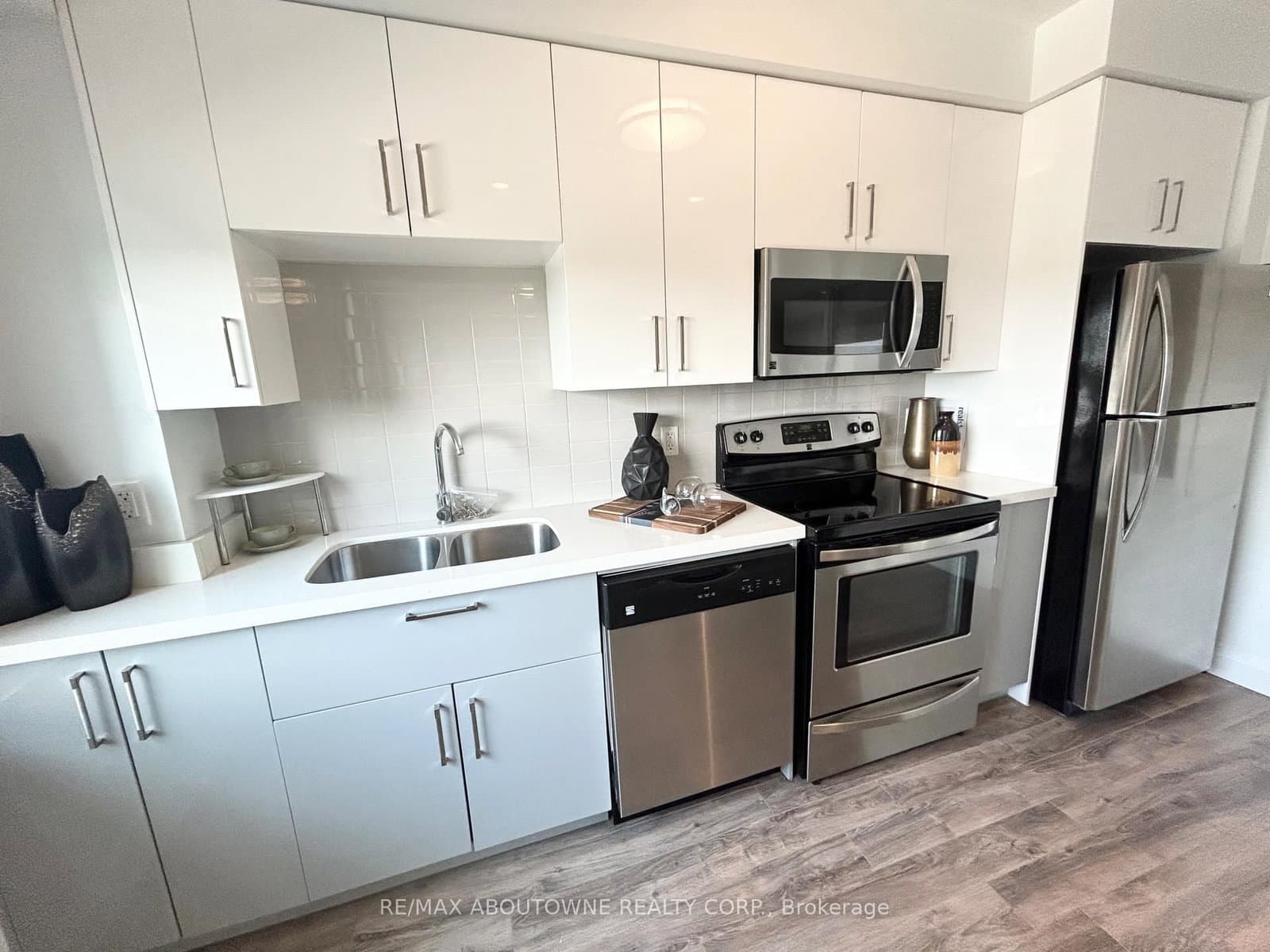 460A Belmont Avenue W, Unit 908 - Image 5
