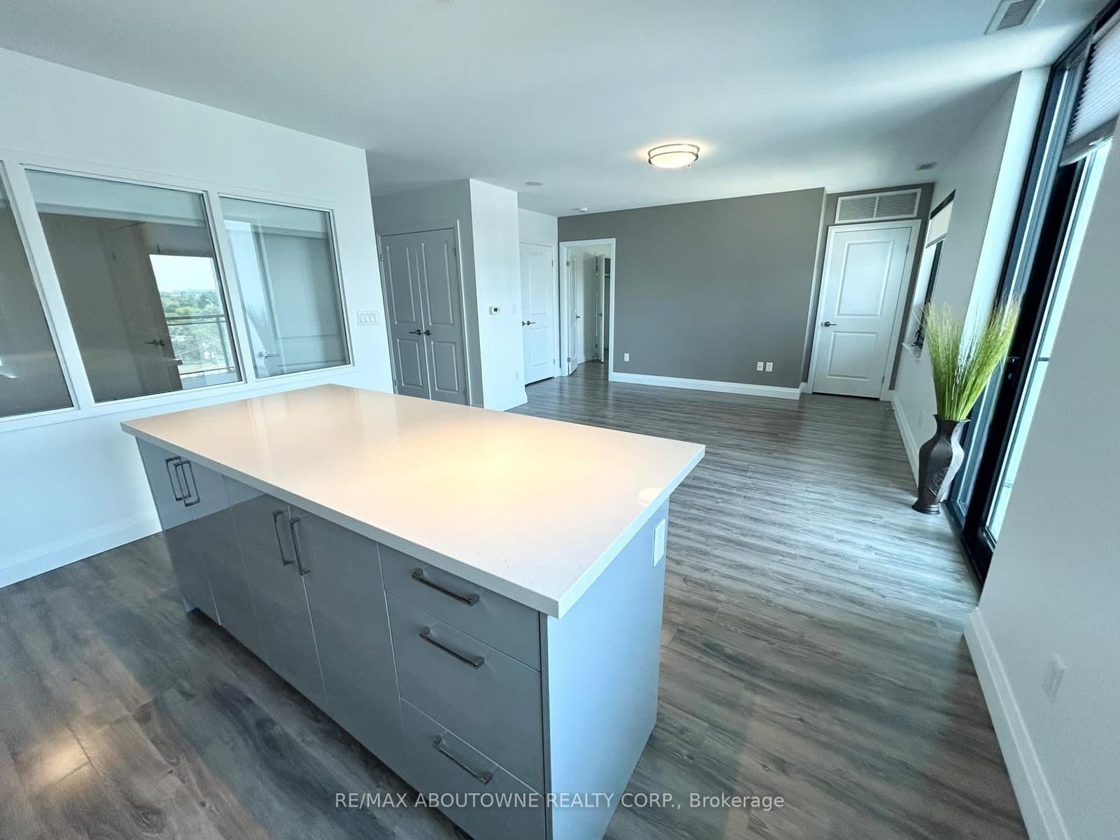 460A Belmont Avenue W, Unit 908 - Image 6