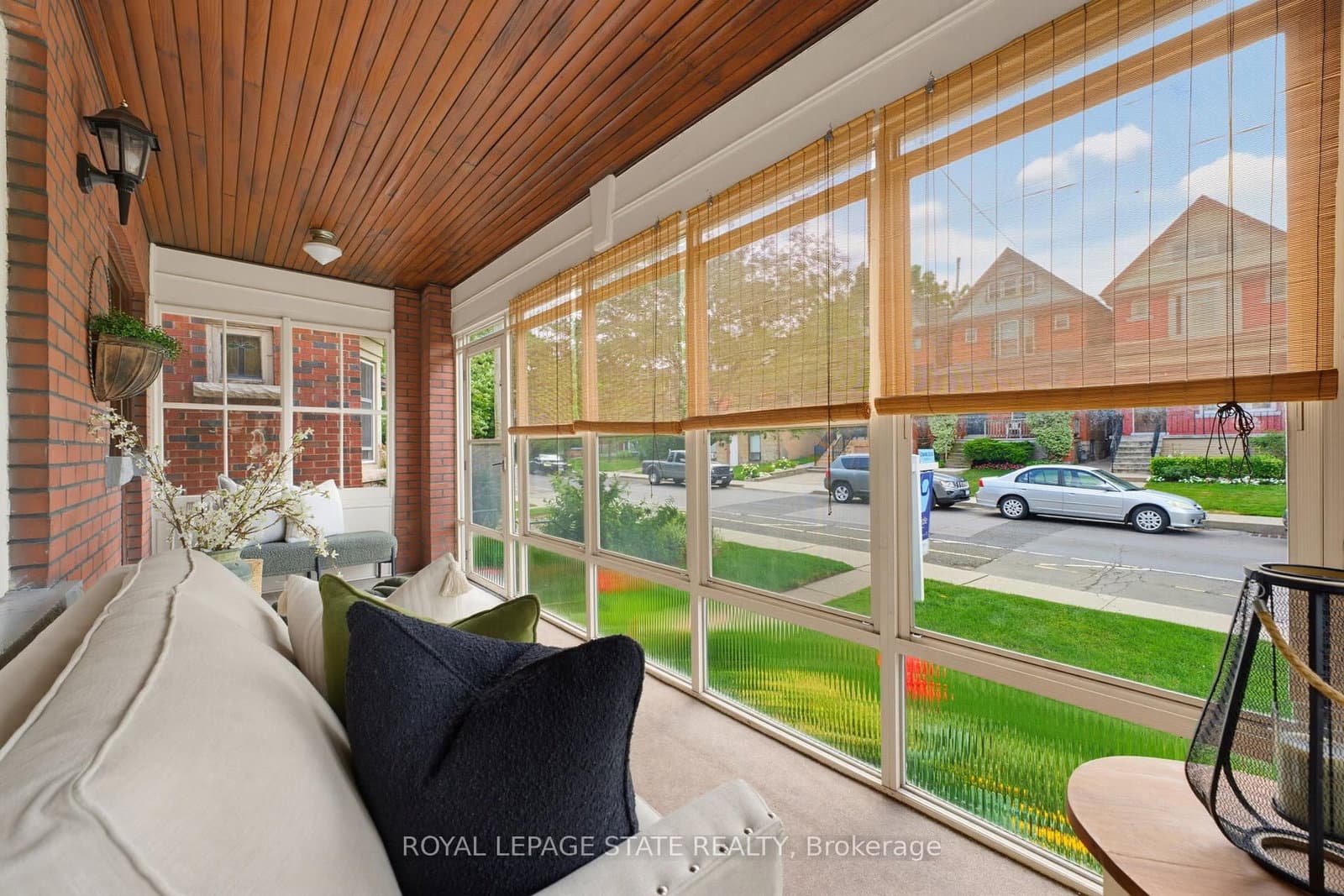 394 Charlton Avenue W - Image 4