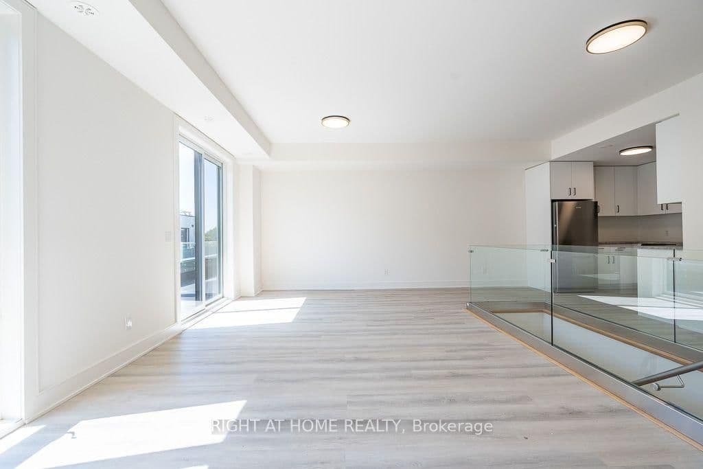 161 Everett Common - Image 3