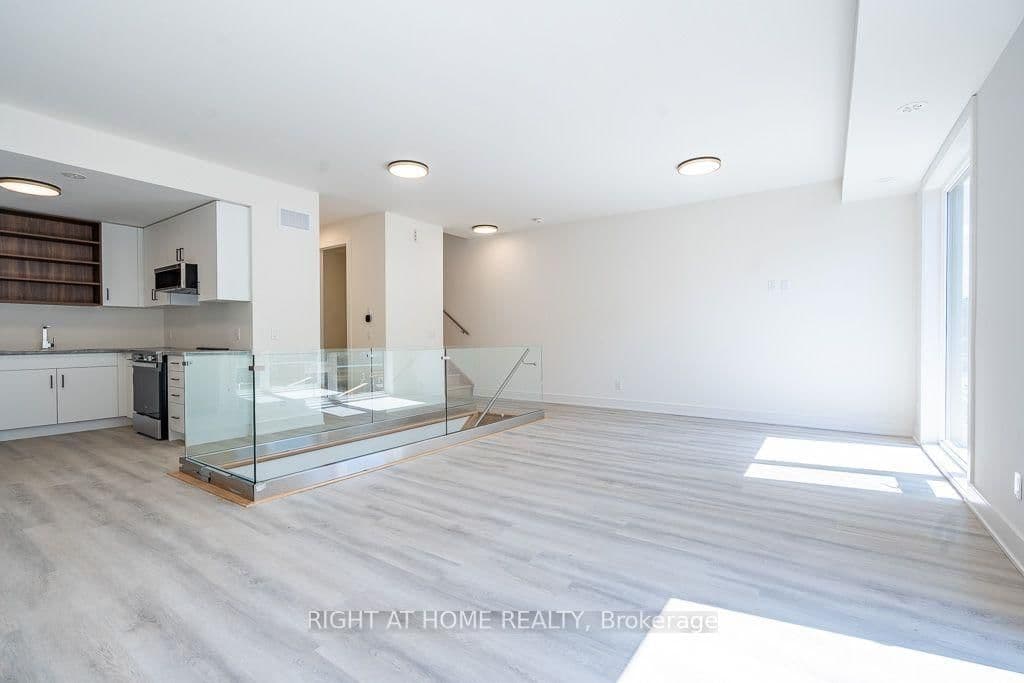 161 Everett Common - Image 5