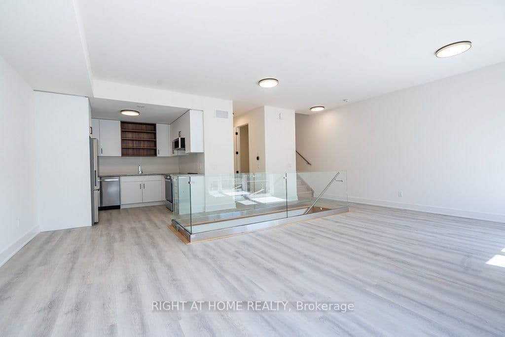 161 Everett Common - Image 6