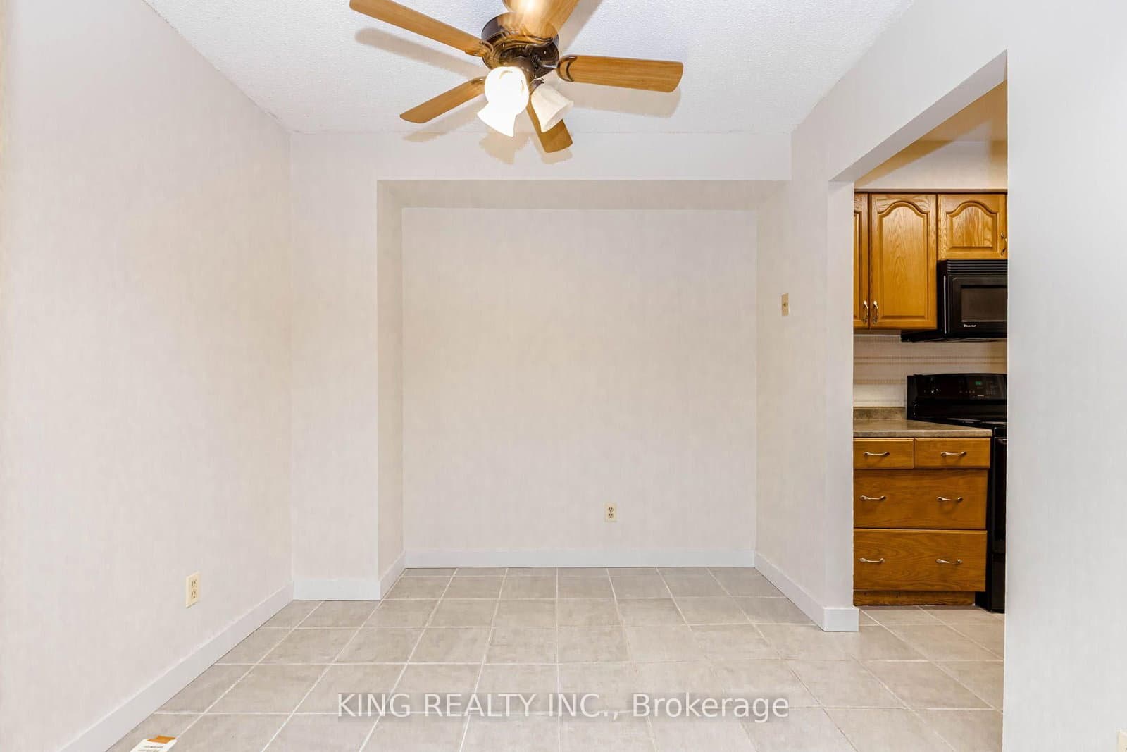 46 Cedarwoods Crescent, Unit 6 - Image 6
