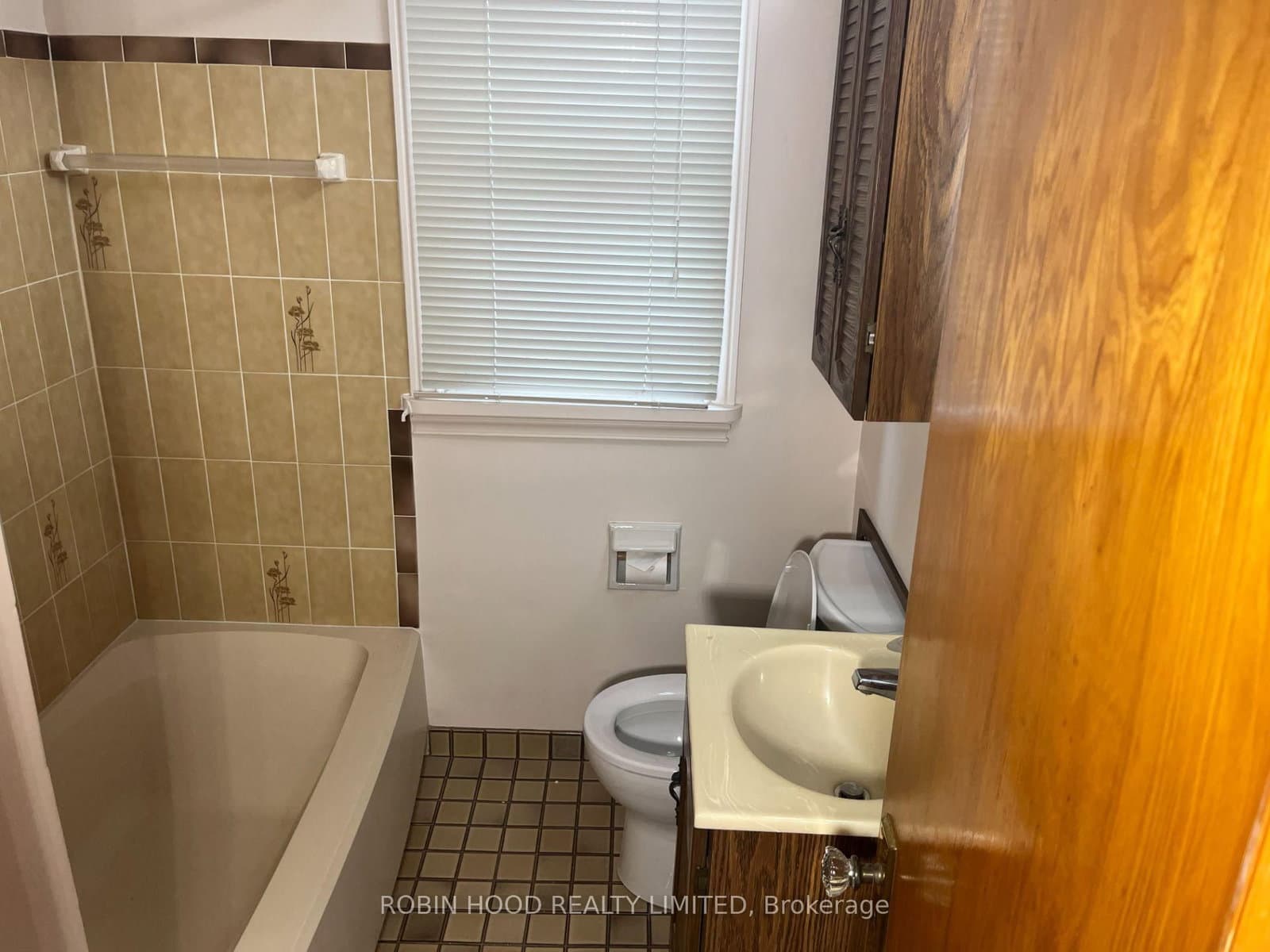 6 Kingsway Crescent, Unit 1 - Image 6