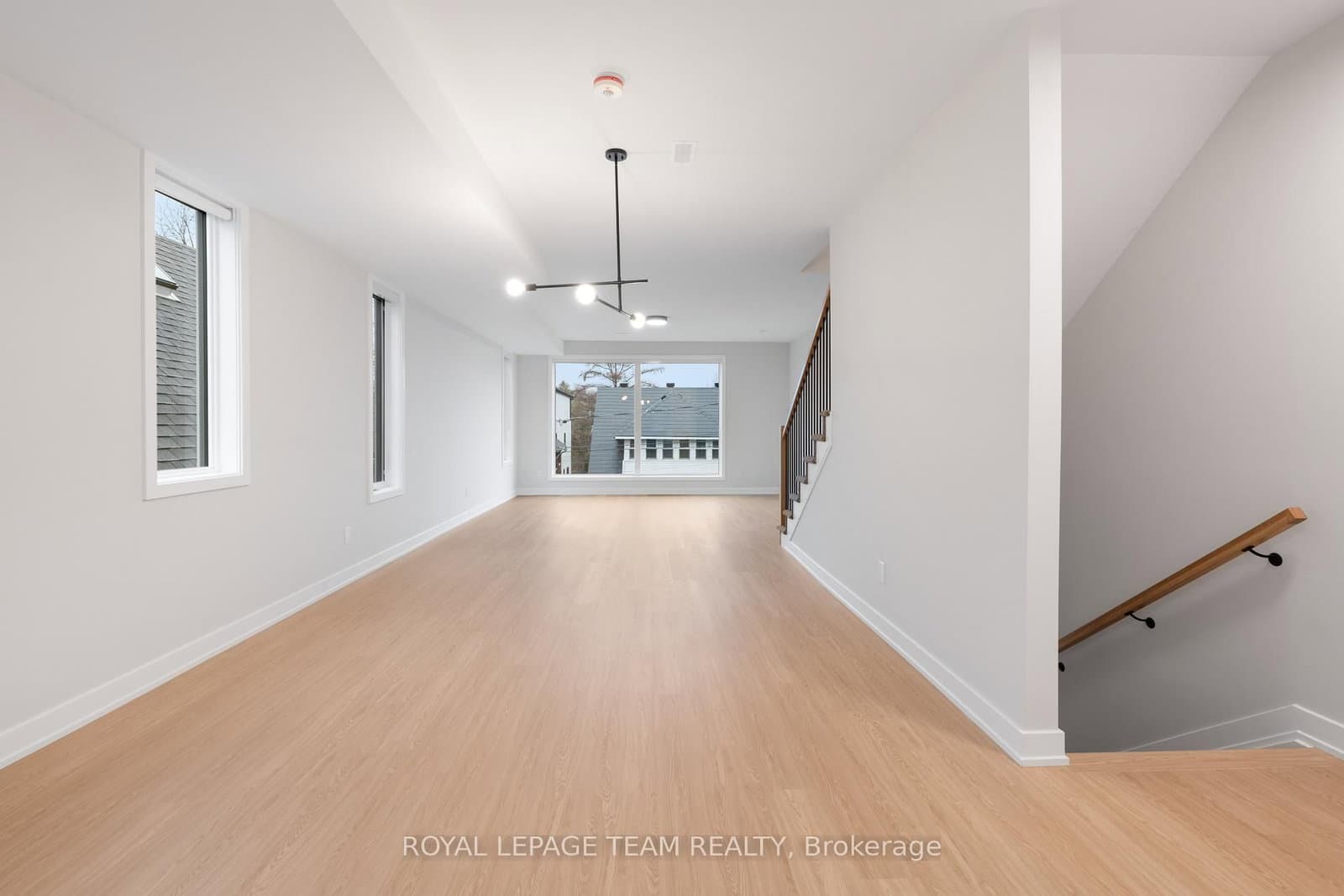 49 GROSVENOR Avenue, Unit 3 - Image 2