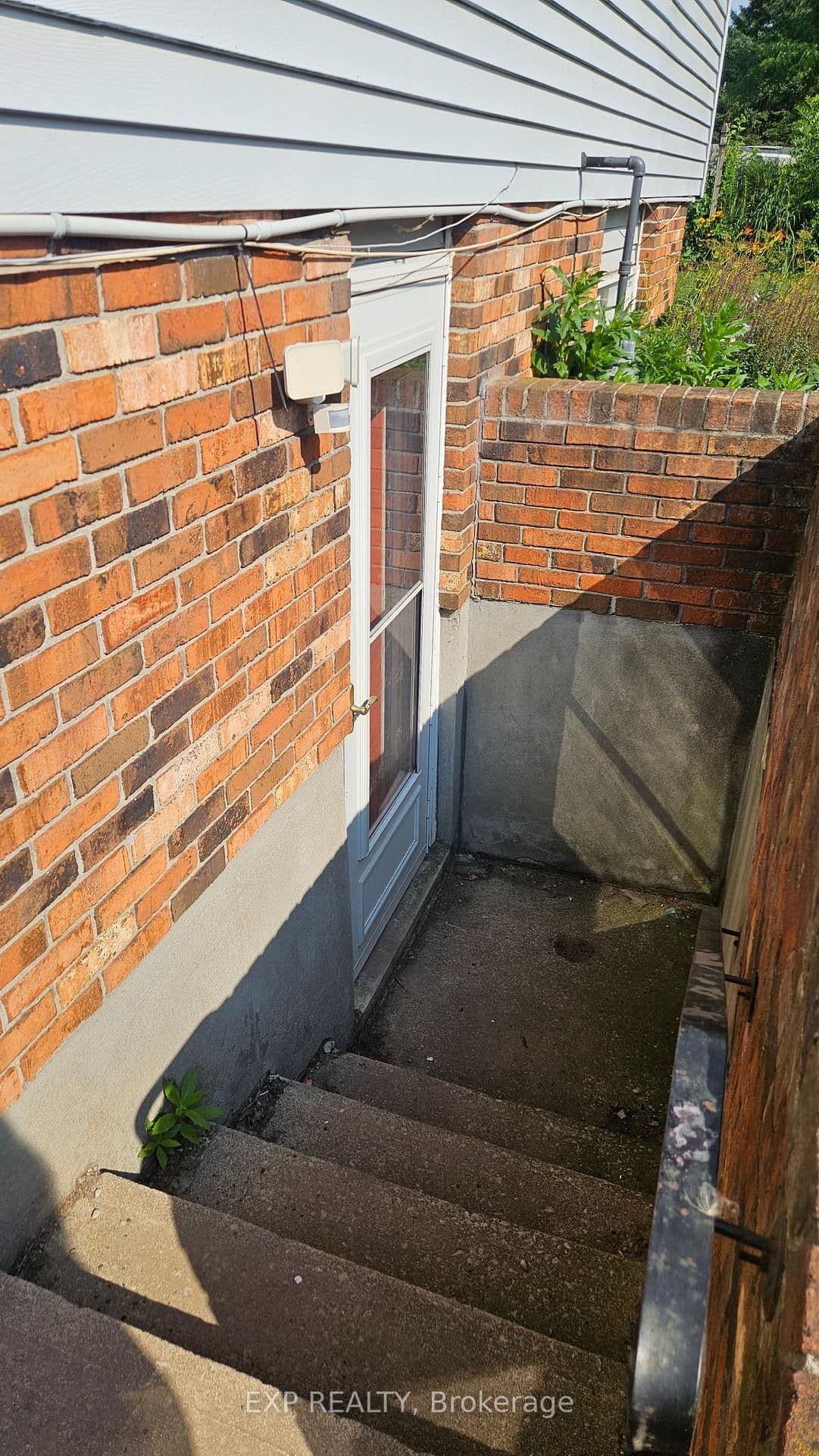 64 Chapel Hill Crescent, Unit Lower - Image 3