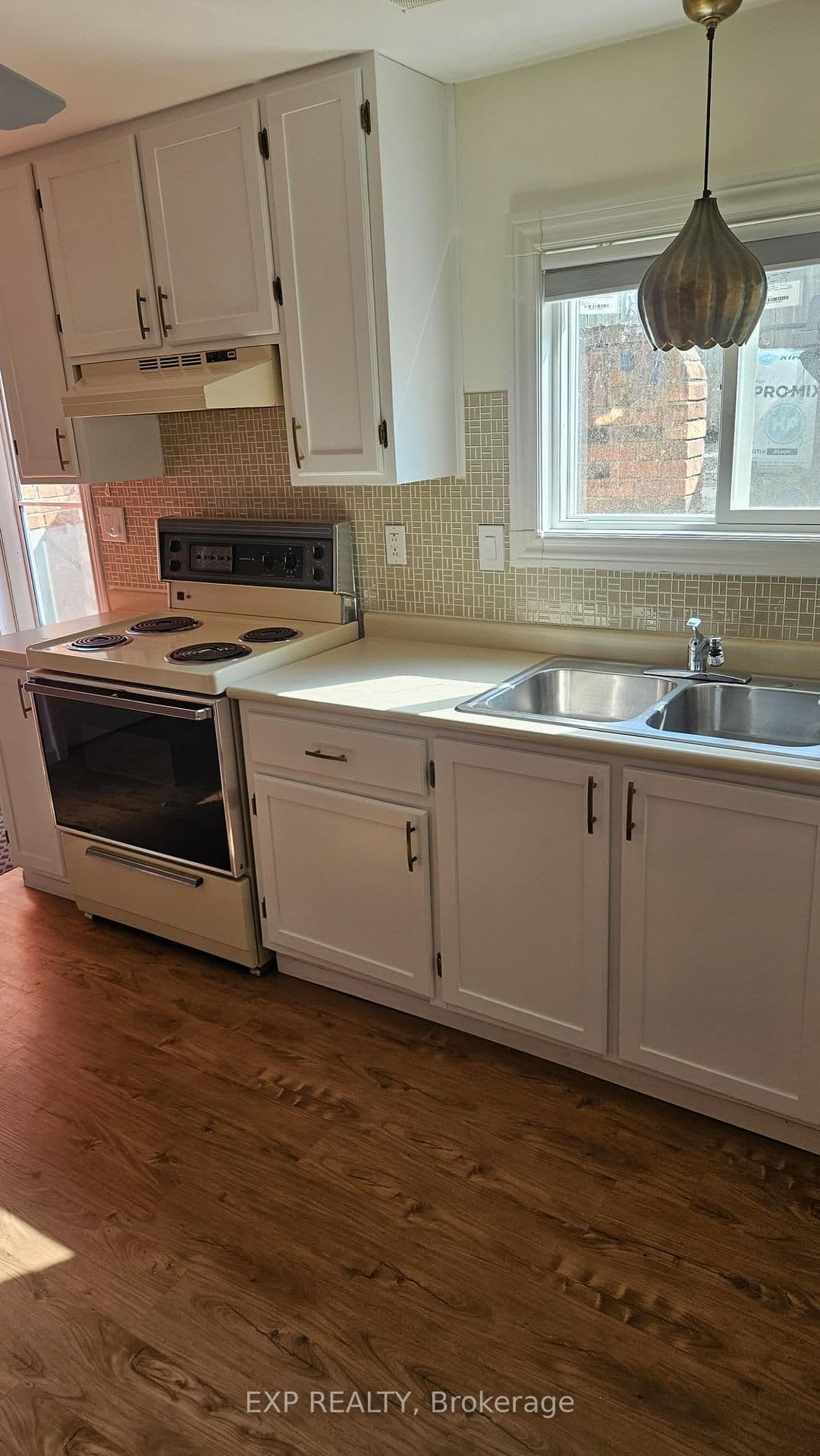 64 Chapel Hill Crescent, Unit Lower - Image 6