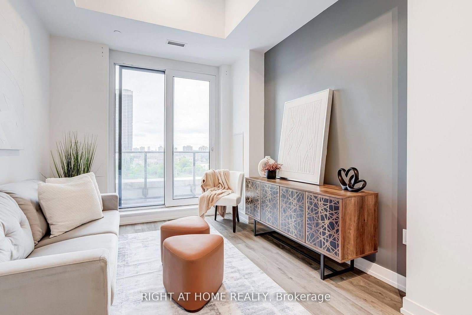 15 Wellington Street S, Unit 301 - Image 2