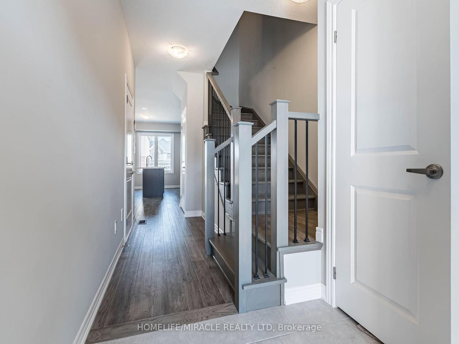 140 Aquasanta Crescent - Image 4