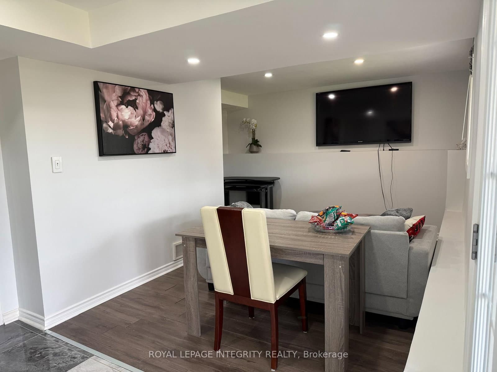 219 Lucinda Crescent - Image 4