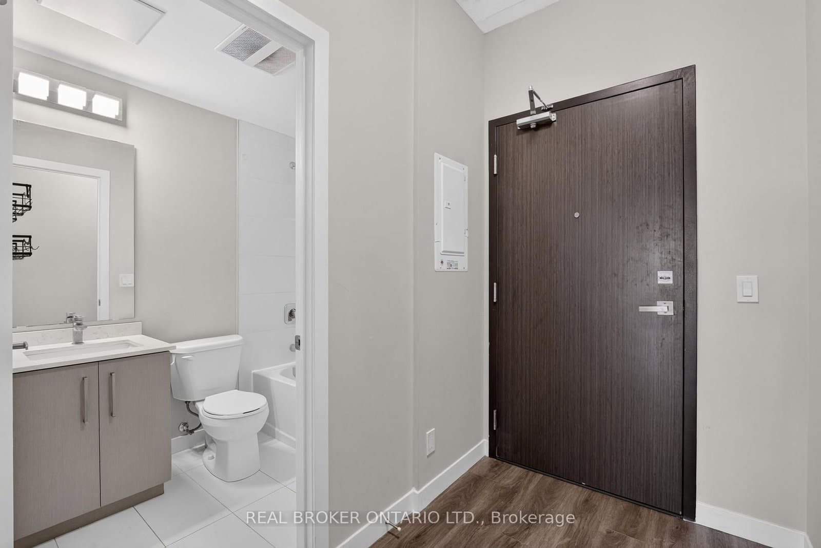 15 Queen Street S, Unit 1206 - Image 4
