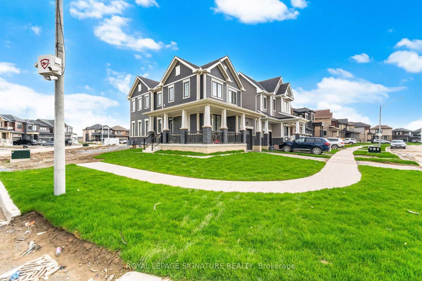 240 Velvet Way - Image 5